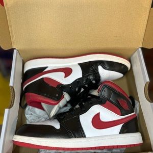 Air Jordan 1 Sz 2.5Y